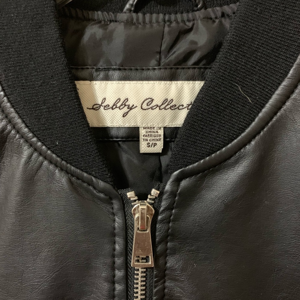 Leather jacket - Picture 2 of 5